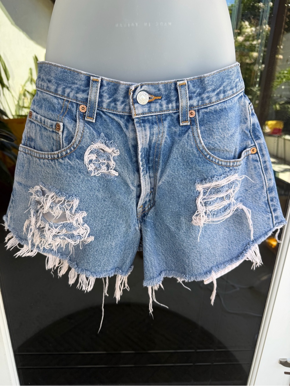 Levi’s 569 Distressed Cutoff Denim Shorts - W29